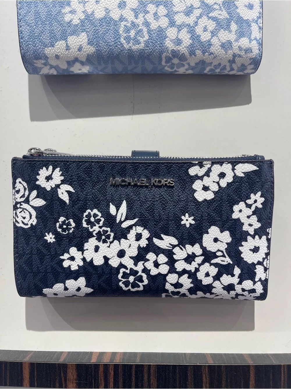 MICHAEL KORS Jet Set Travel Lg Double Zip Printed Signature Logo Wristlet Wallet
